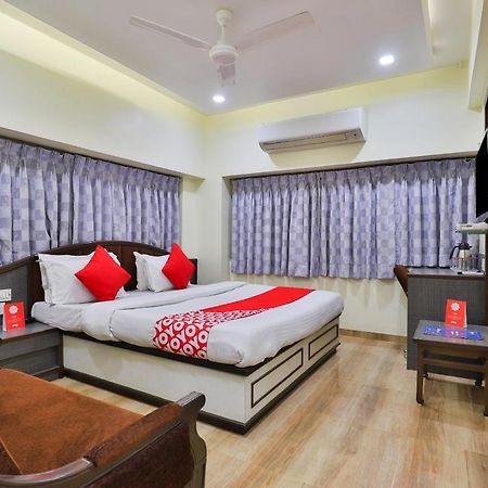 Oyo 17117 Hotel Rainbow Vadodara Exterior photo