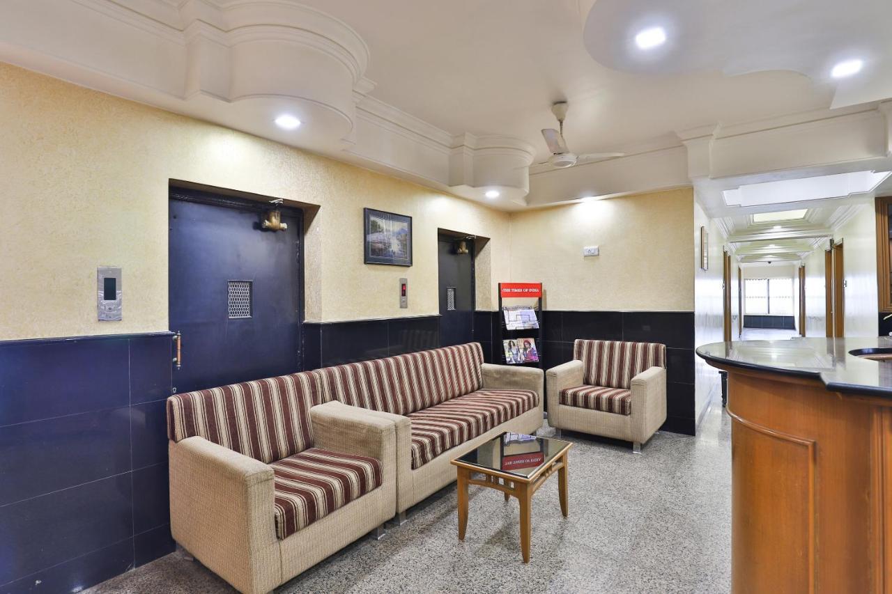 Oyo 17117 Hotel Rainbow Vadodara Exterior photo