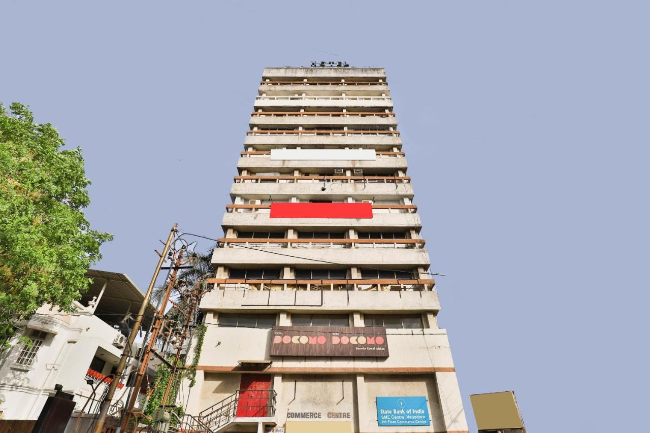 Oyo 17117 Hotel Rainbow Vadodara Exterior photo