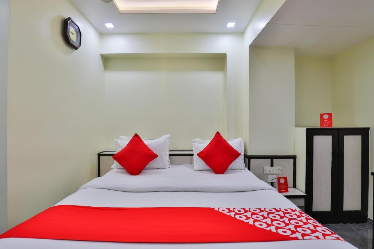 Oyo 17117 Hotel Rainbow Vadodara Exterior photo
