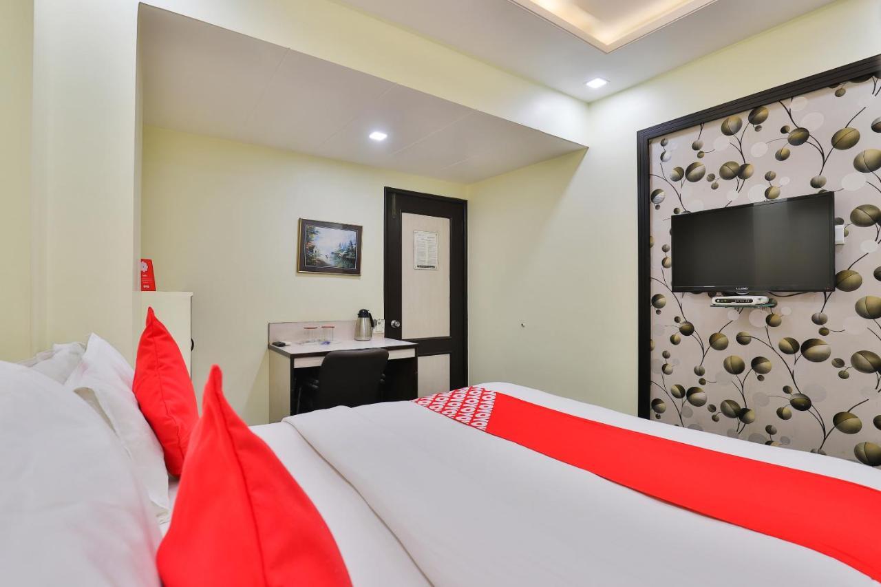 Oyo 17117 Hotel Rainbow Vadodara Exterior photo