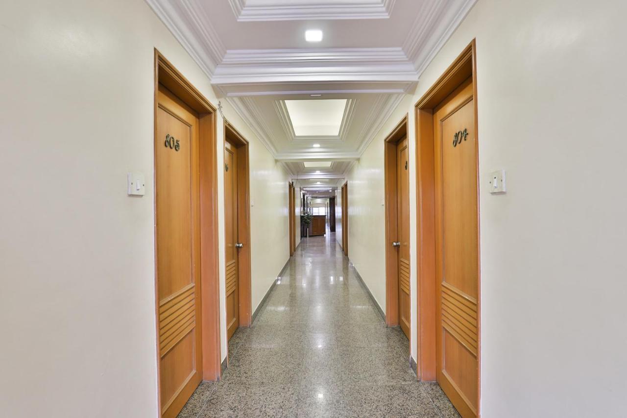 Oyo 17117 Hotel Rainbow Vadodara Exterior photo