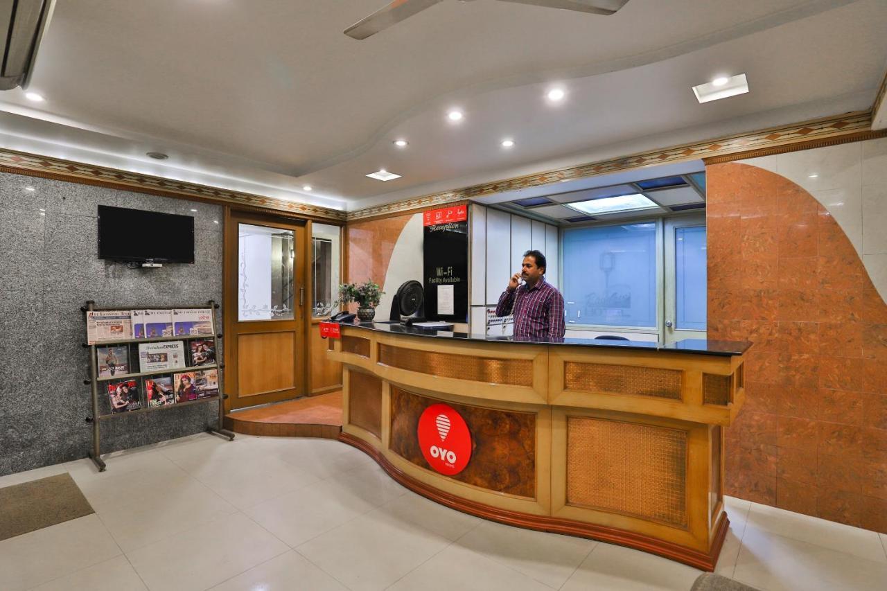 Oyo 17117 Hotel Rainbow Vadodara Exterior photo